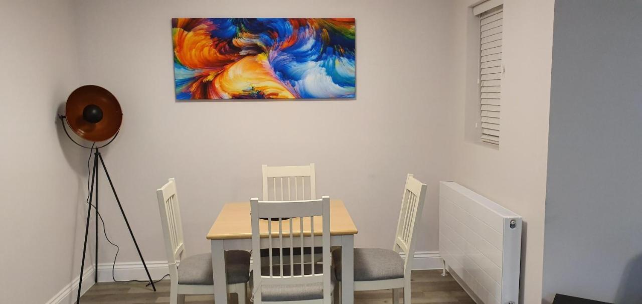 Garland Modern Spacious Apartment, Brentwood 1 ภายนอก รูปภาพ